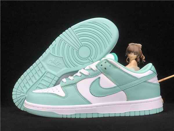 Women's Dunk Low SB Green/White Shoes 086