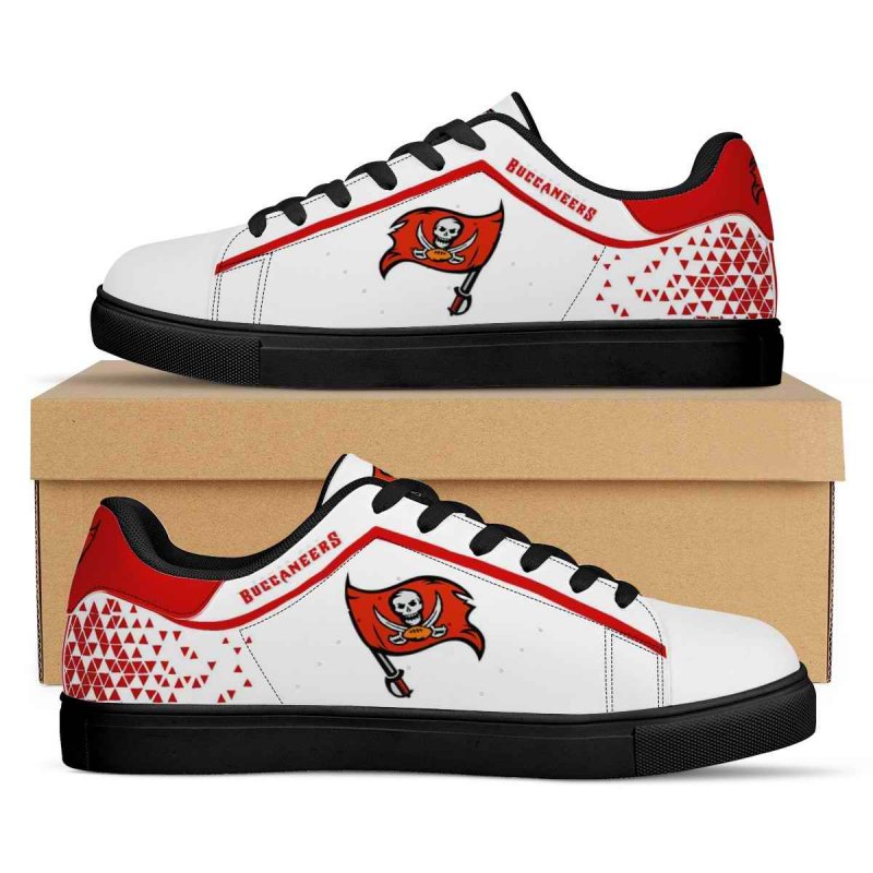 Men's Tampa Bay Buccaneers Low Top Leather Sneakers 001