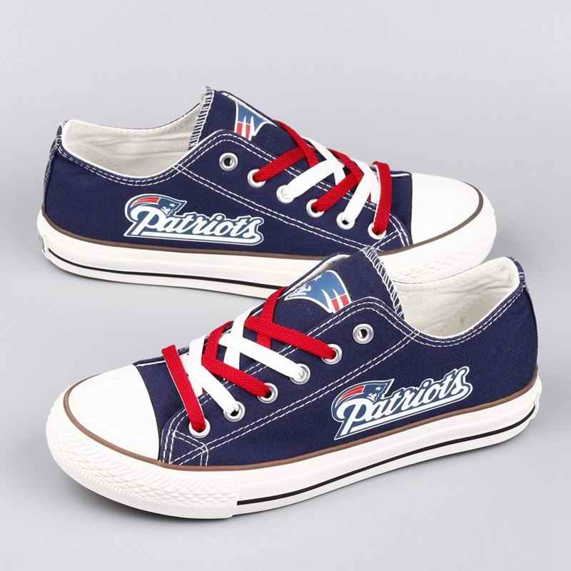 Women's NFL New England Patriots Repeat Print Low Top Sneakers 001