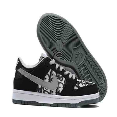 Women's Dunk Low SB Black/White Shoes 0140