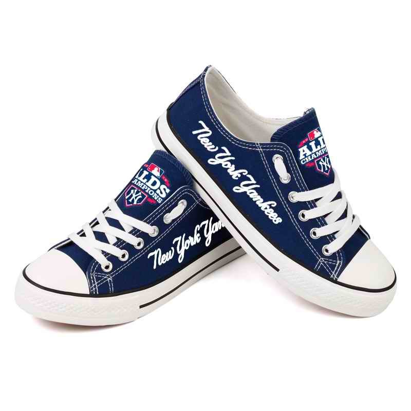 Women's New York Yankees Repeat Print Low Top Sneakers 004