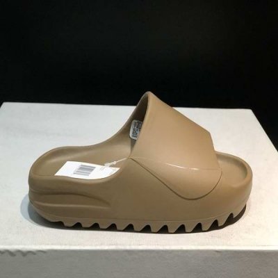 Women's Yeezy Core Slide 005