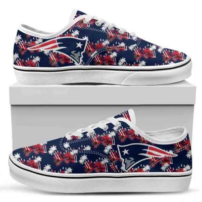 Women's New England Patriots Vans Low Top Sneakers 001