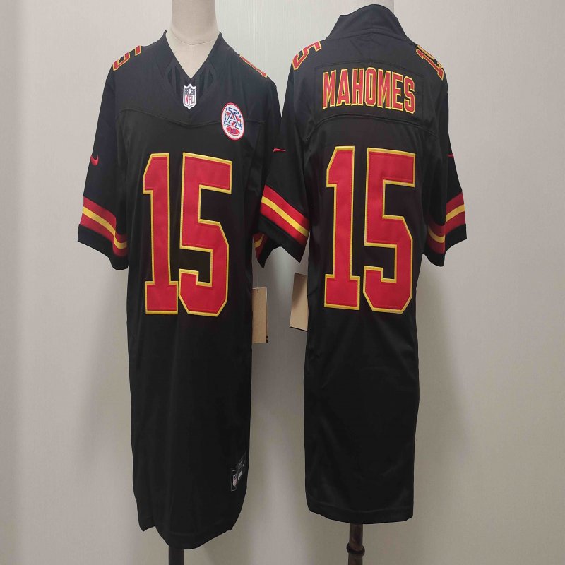 Men's Kansas City Chiefs #15 Patrick Mahomes Black F.U.S.E Vapor Untouchable Limited Stitched Football Jersey