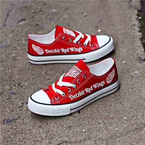 Women's Detroit Red Wings Repeat Print Low Top Sneakers 001